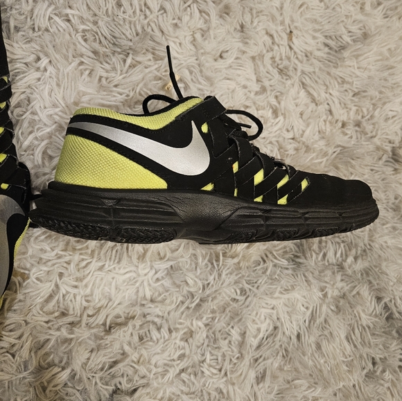 Nike Fingertrap Trainers - Picture 4 of 6